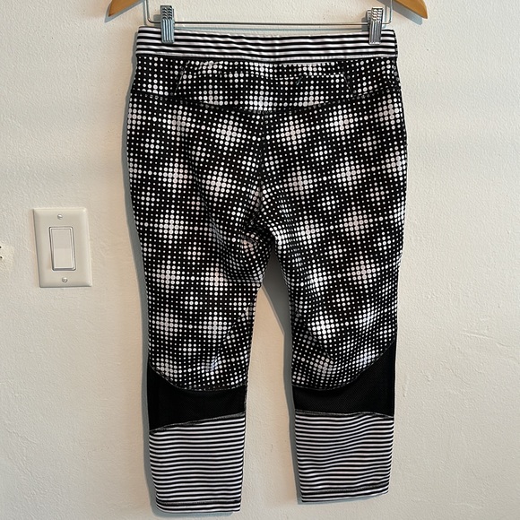 Roxy Stay On Capris - Picture 5 of 9